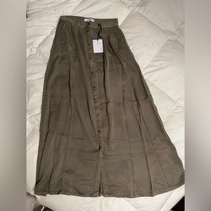 Maxi button skirt